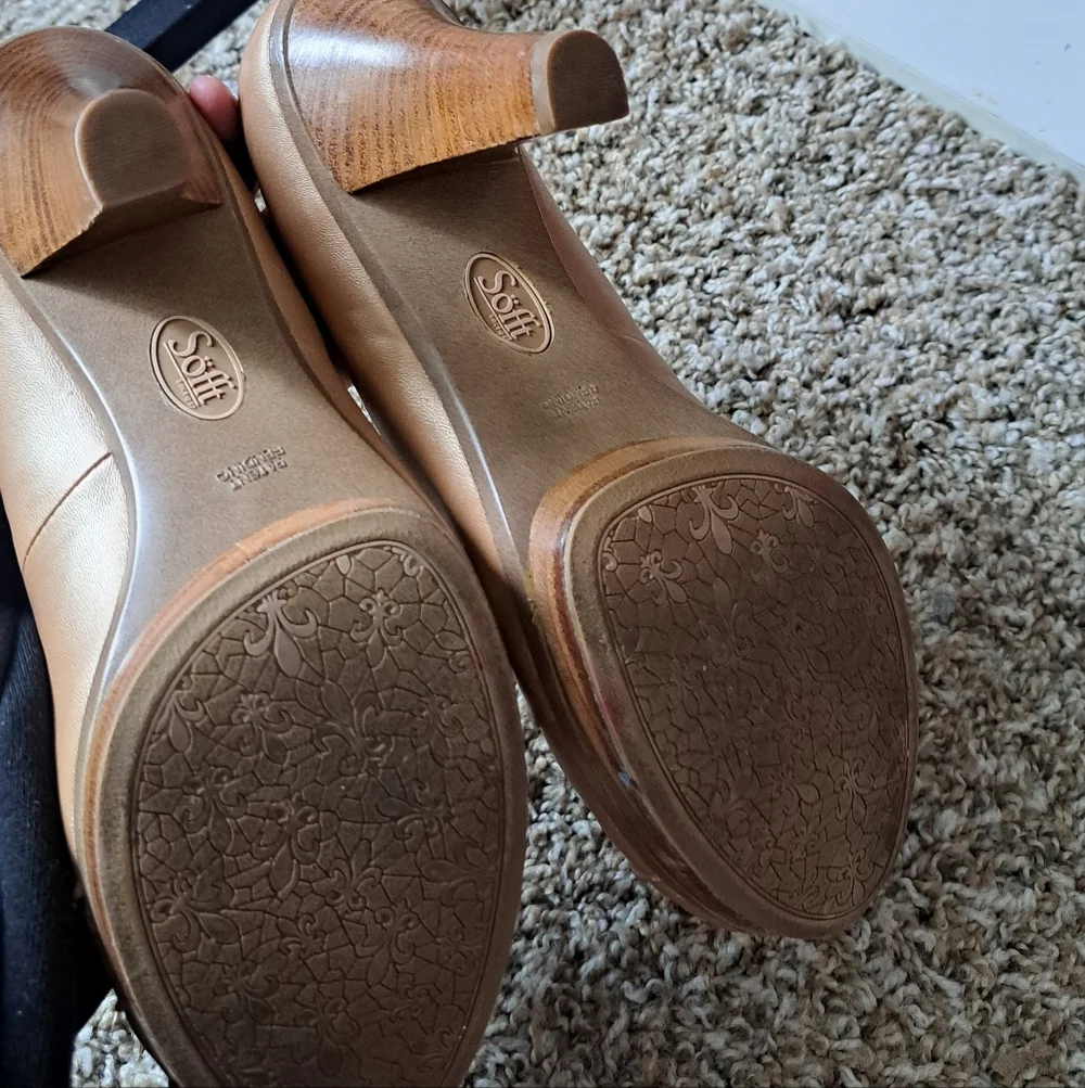 Sofft Tan Leather Peep Toe Pumps Heels Size 10